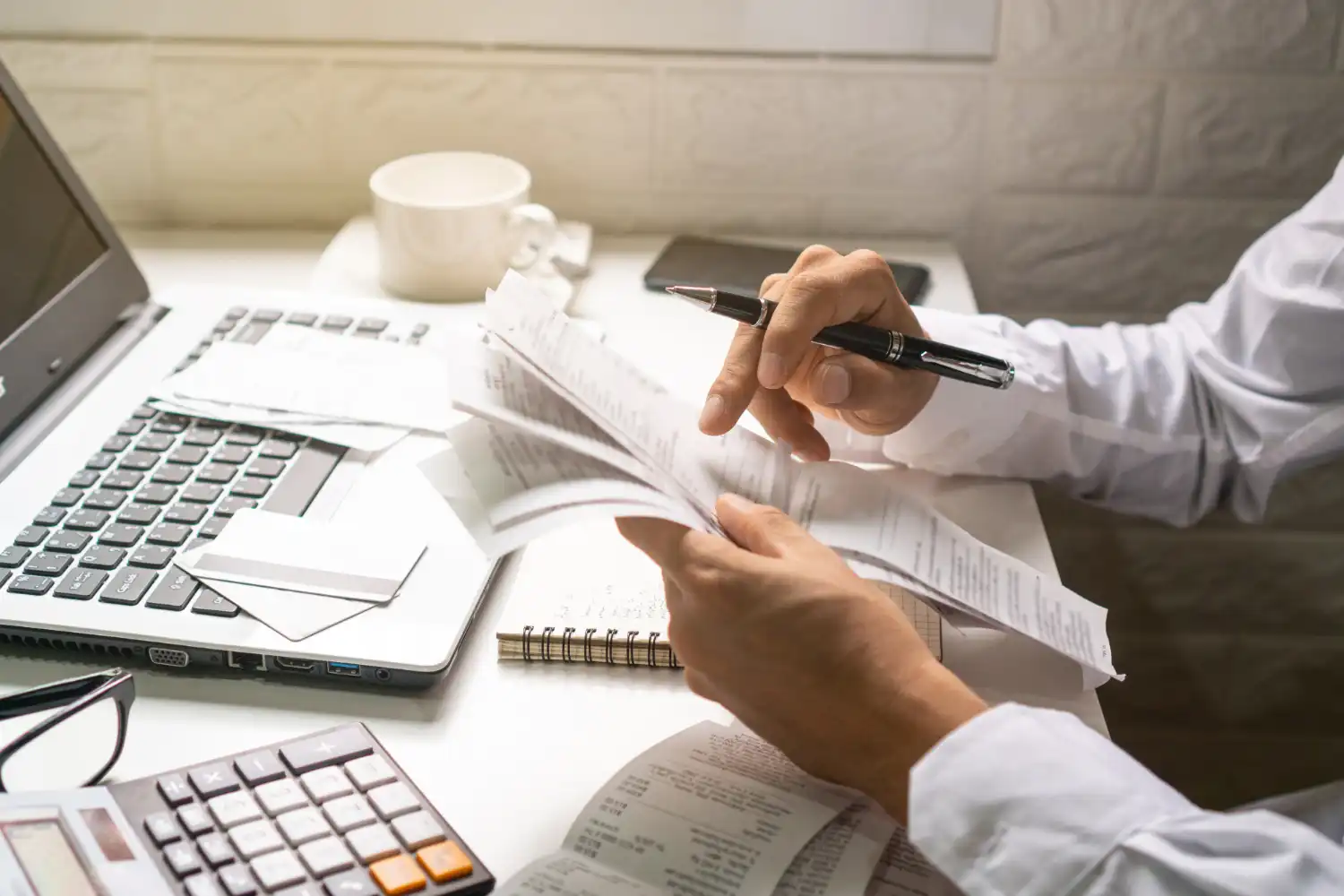 Servicios legales, fiscales y administrativos sin intermediarios